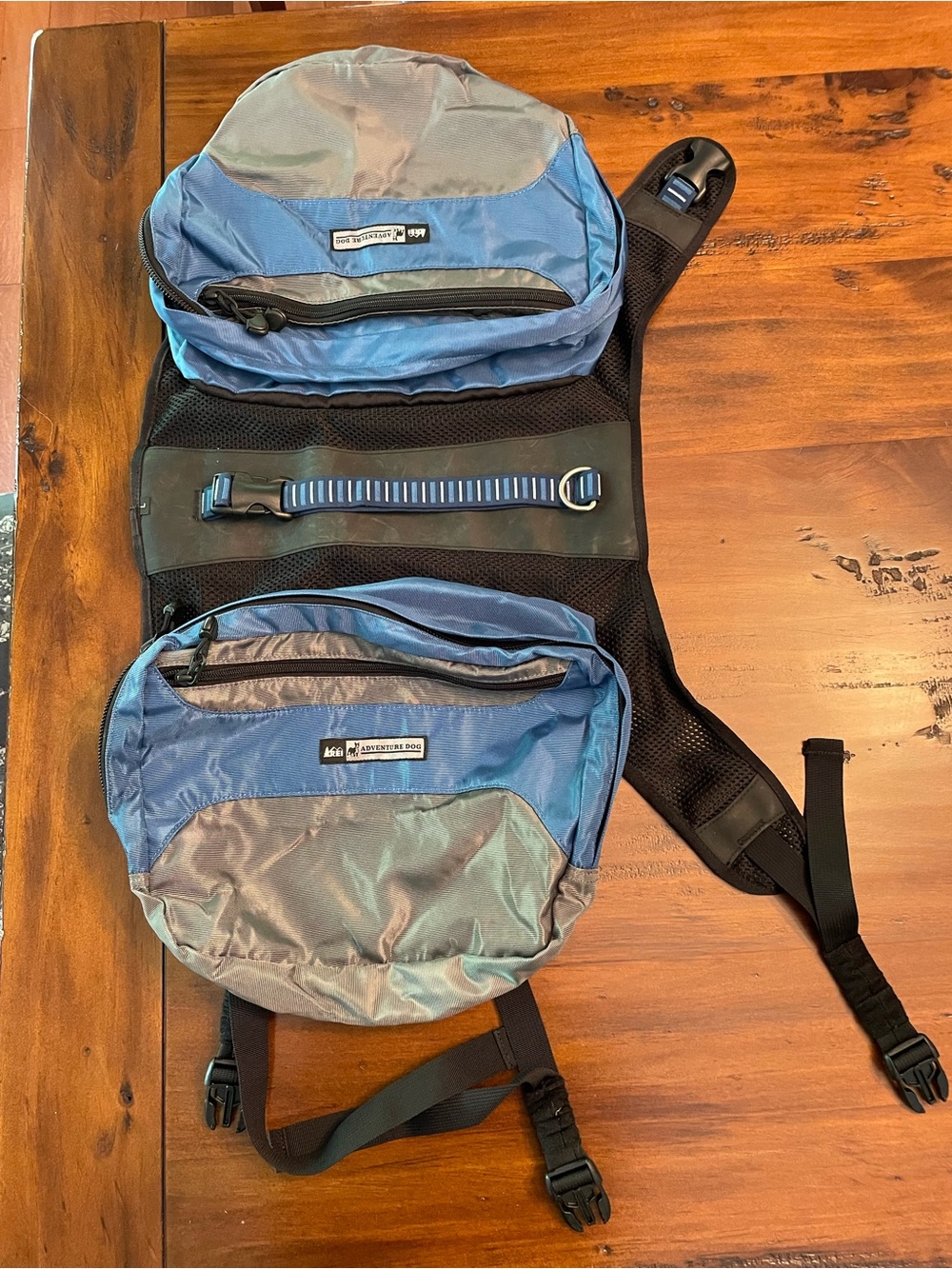 REI Adventure Dog Pack with Storage pockets  Size LARGE
